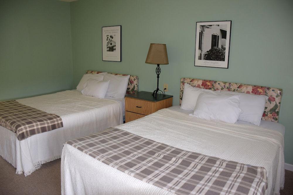 Inn On The Hill Lake George Exterior photo